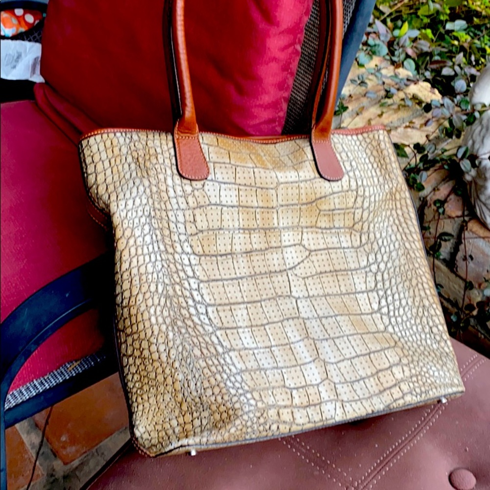 Claudia Firenze leather croc embossed